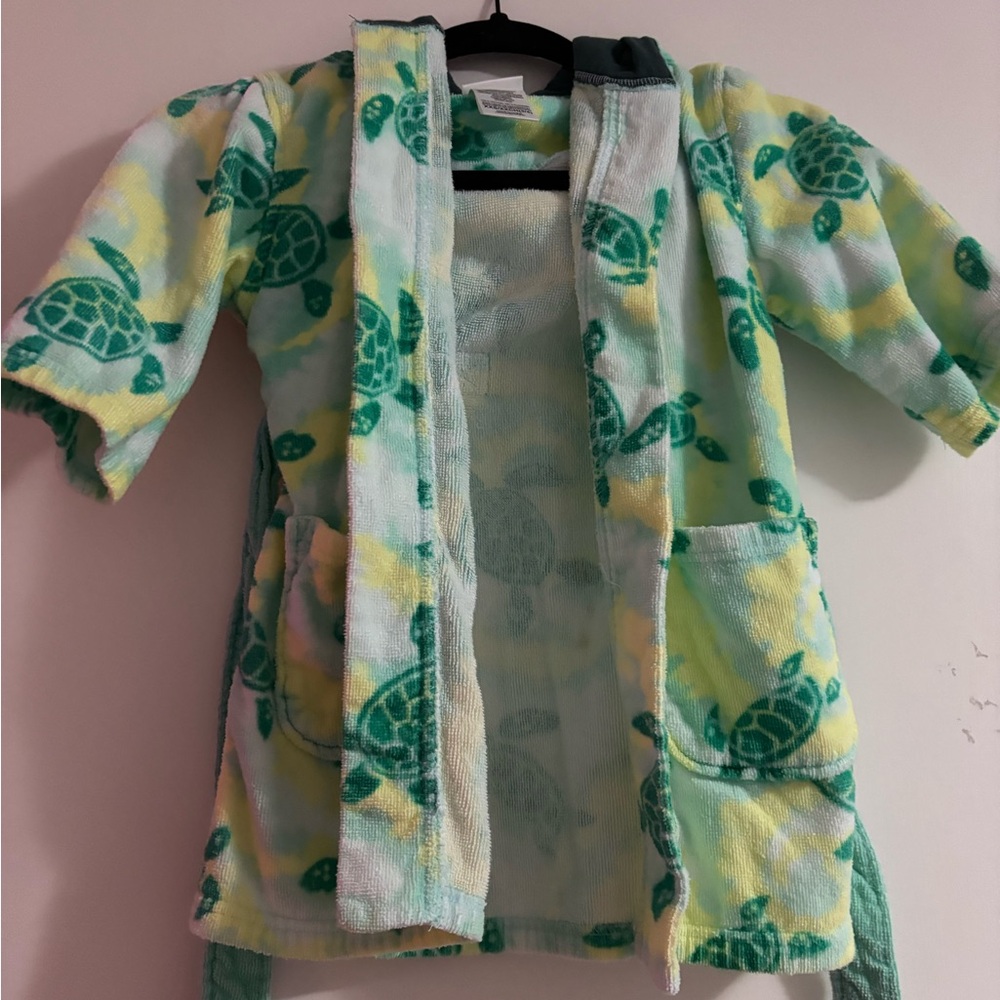 Green and Yellow Turtle Print Robe
